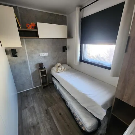 Mobil-home Climatisé à Valras Dans Le 4 étoiles Les Sables Du Midi à 800m De La Camping