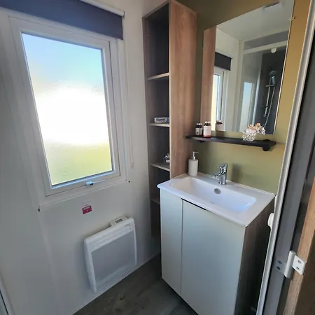 Mobil-home Climatisé à Valras Dans Le 4 étoiles Les Sables Du Midi à 800m De La * Sérignan
