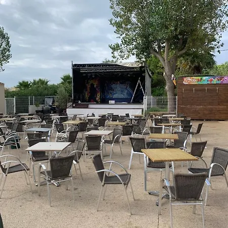Mobil-home Climatise De 40m2 A 800m De La Serignan
