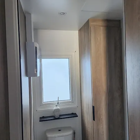 Mobil-home Climatisé à Valras Dans Le 4 étoiles Les Sables Du Midi à 800m De La Camping *